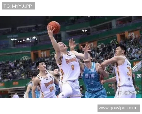 深圳篮球队防反体系解析:战术运用与实战效果探讨 深圳篮球队防反体系解析:战术运用与实战效果探讨