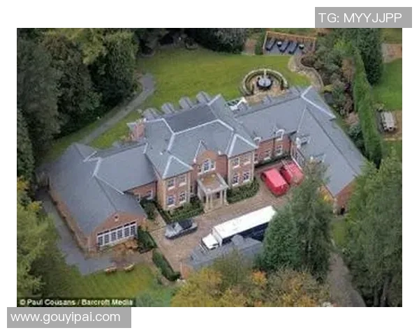 俄罗斯足球明星豪宅揭秘奢华生活背后的故事与风采 俄罗斯足球明星豪宅揭秘奢华生活背后的故事与风采